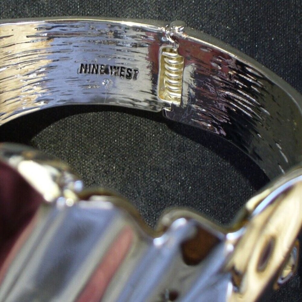 NINE WEST Mod/Contemporary Silver Abstract Molten Clamper Hinged Bracelet**NEW! - Picture 3 of 7
